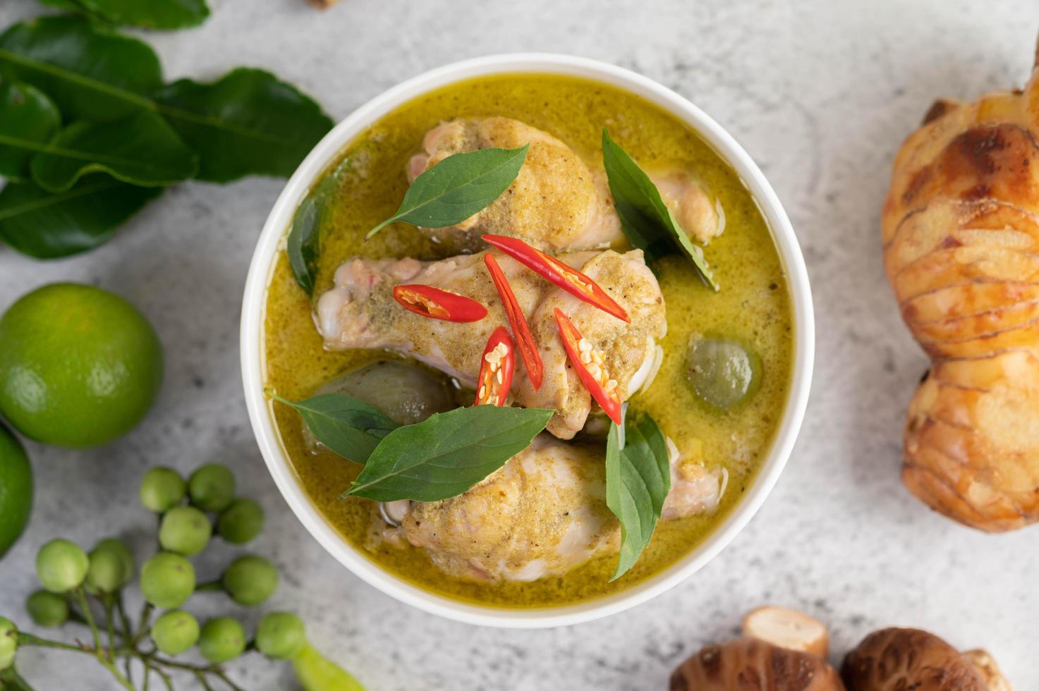 grünes Curry Huhn foto