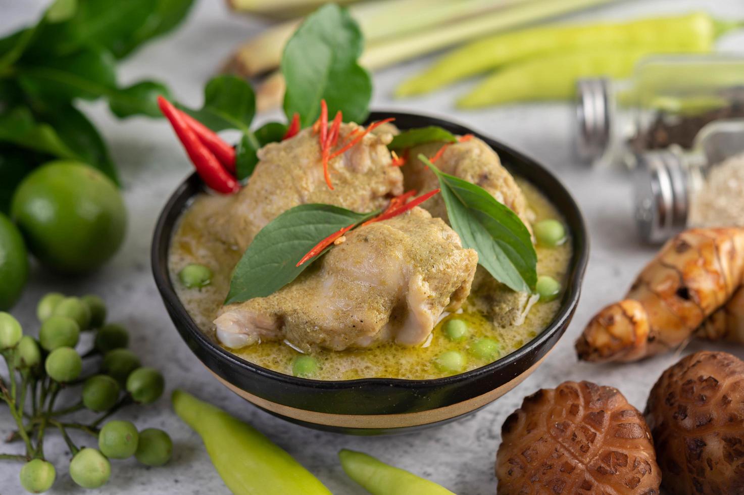 grünes Curry Huhn foto