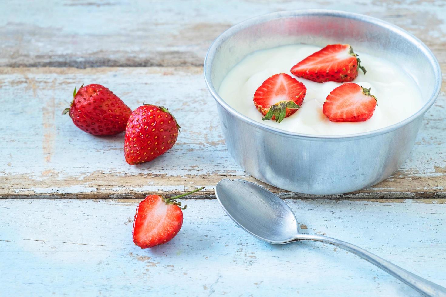 Erdbeeren und Creme foto