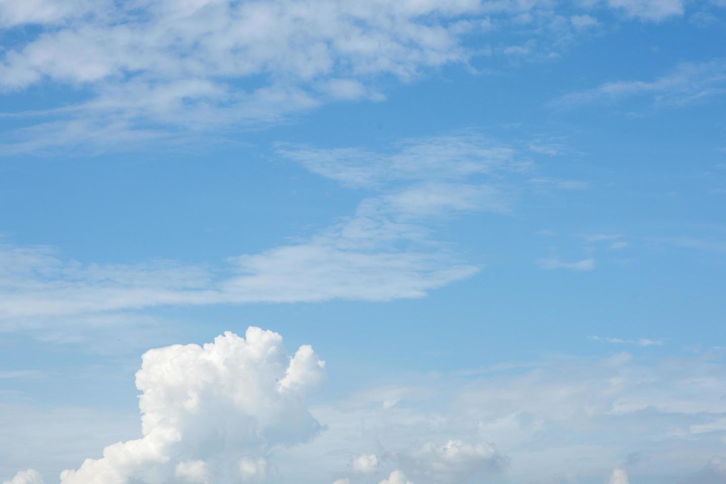 der Himmel und die Wolken foto