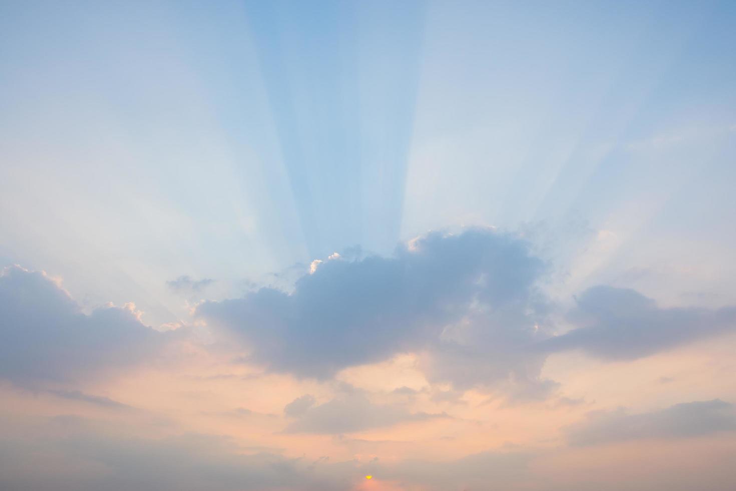 der Himmel und die Wolken foto