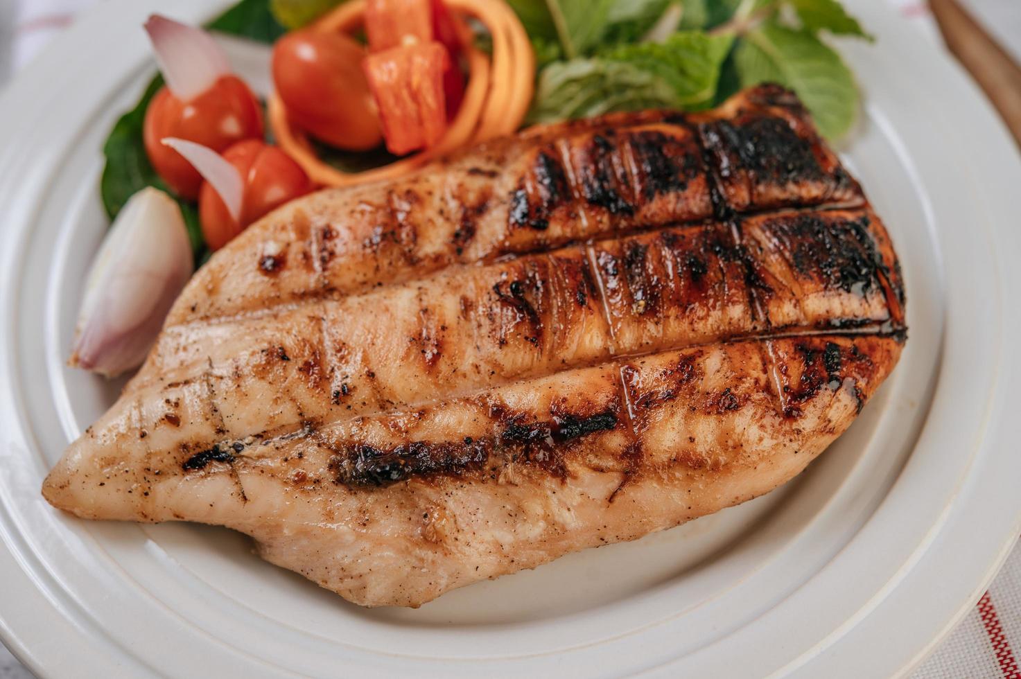 Hühnchensteak mit Gemüse foto