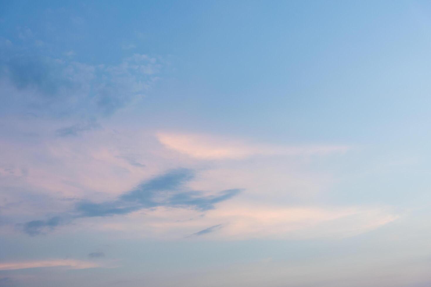 der Himmel und die Wolken foto