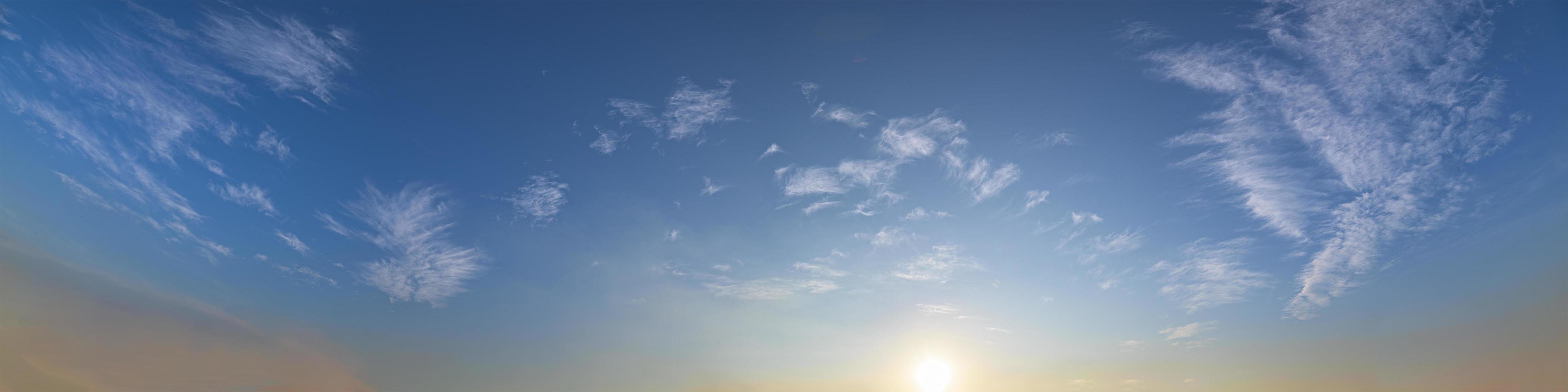 der Himmel und die Wolken foto