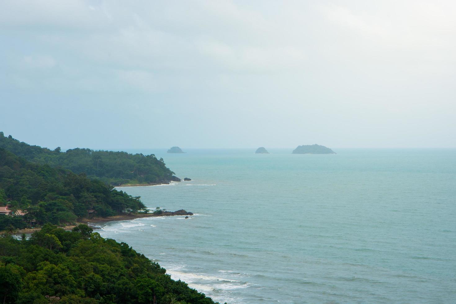 das meer bei koh chang, thailand foto