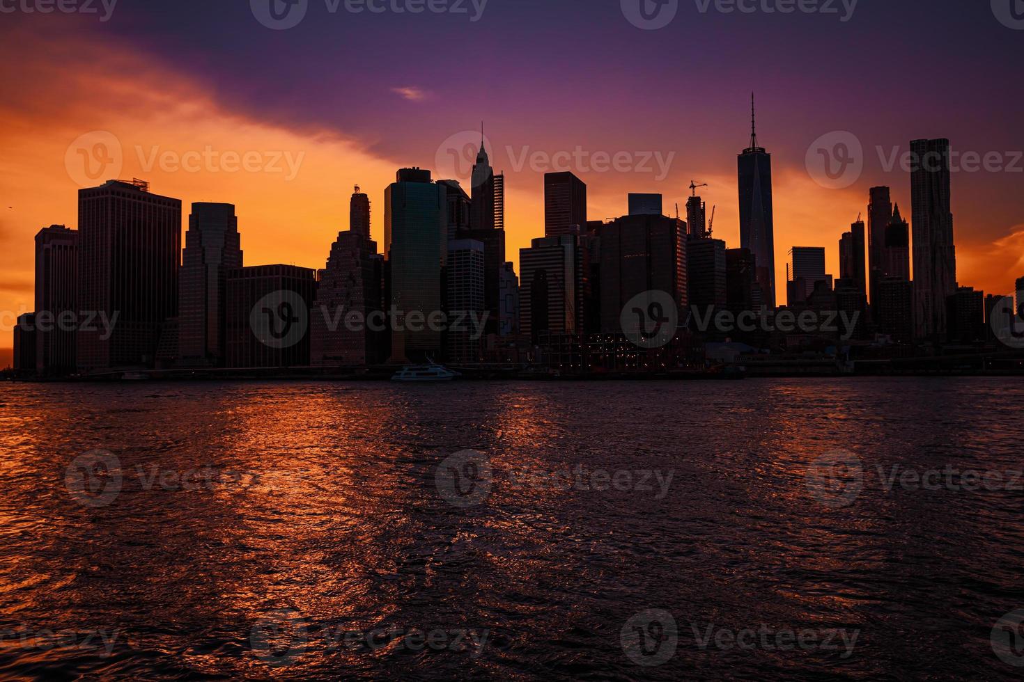 Manhattan durch den East River foto