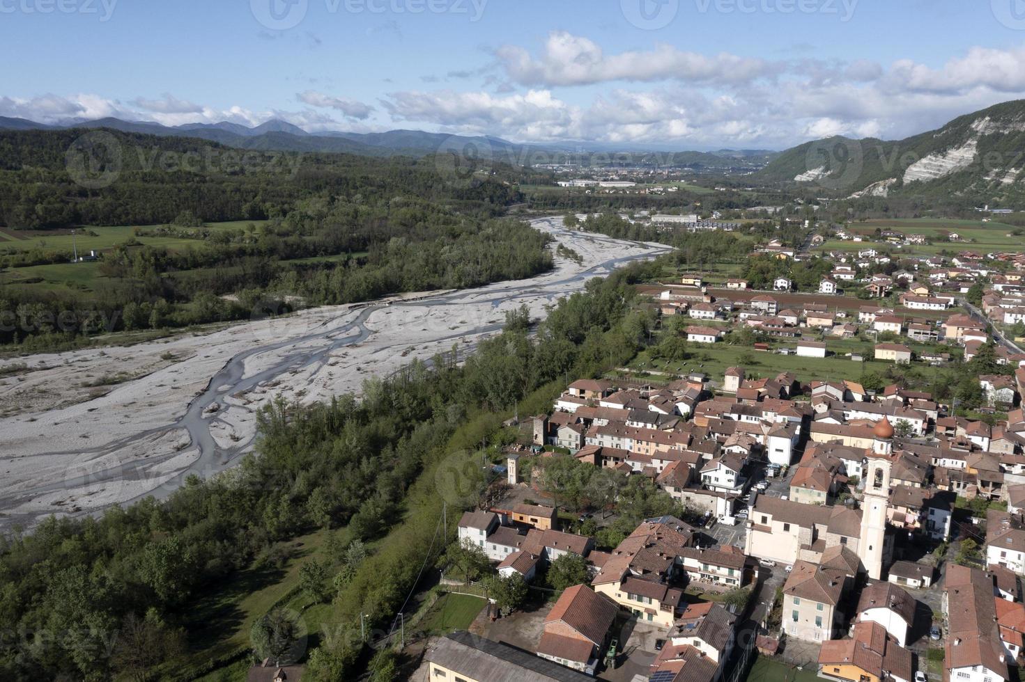 borghetto di borbera pemonte italien dorf luftbild panorama foto