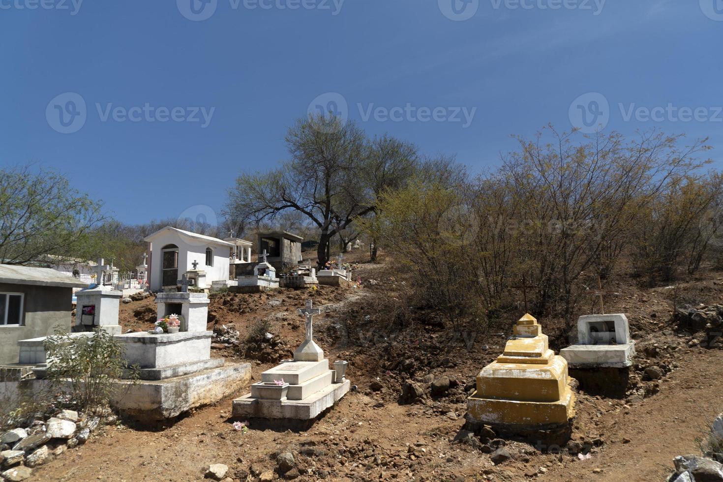 Alter mexikanischer Friedhof im Bergbaudorf El Triunfo Baja California Sur foto