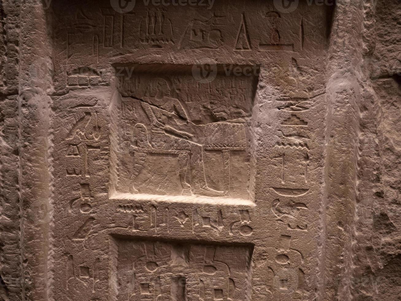 ägyptische hieroglyphen kalkstein 6 dynastie foto