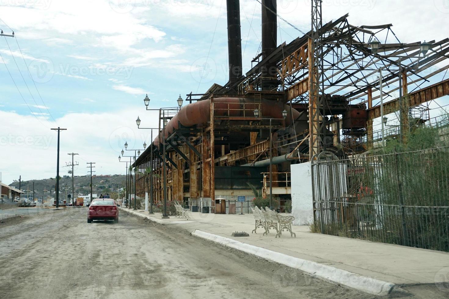 Verlassene Fabrik in Santa Rosalia, Mexiko foto