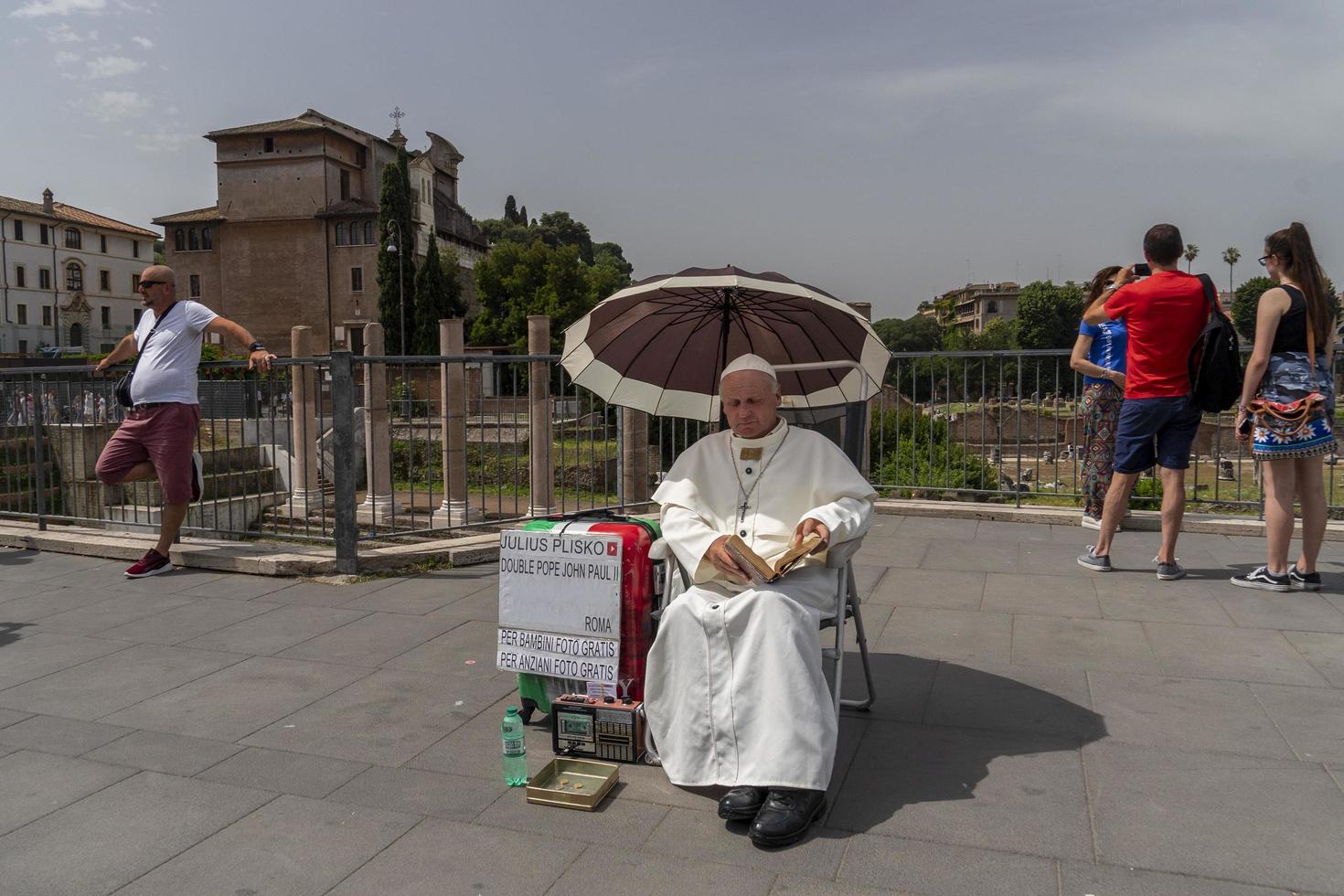 rom, italien - 15. juni 2019 - papst johannes paul ii lookalike foto