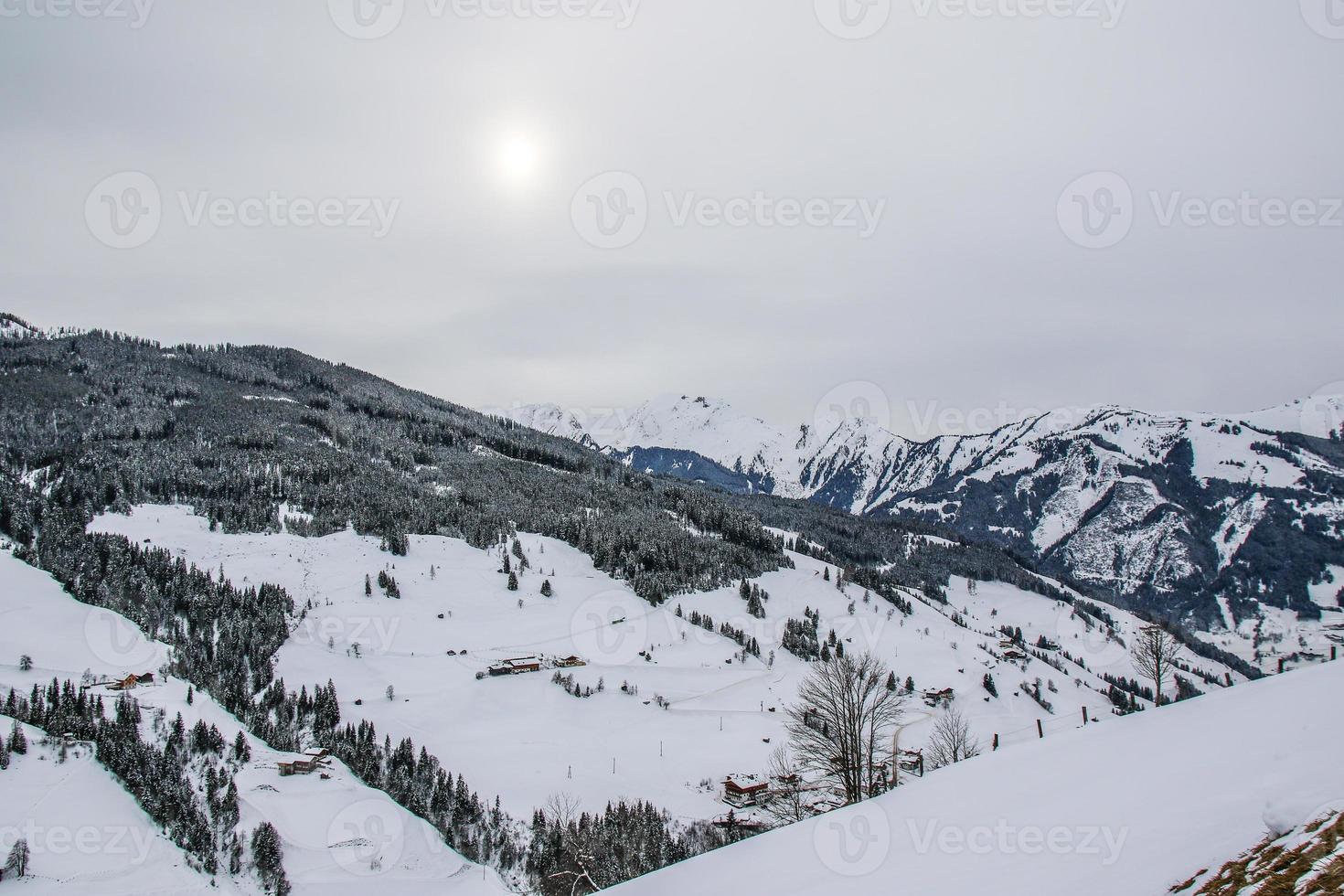 Winterlandschaft in den österreichischen Alpen foto