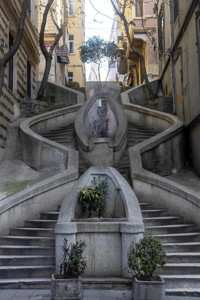 istanbul, türkei 22. januar 2023. blick auf die camondo-treppe im galata-viertel. foto