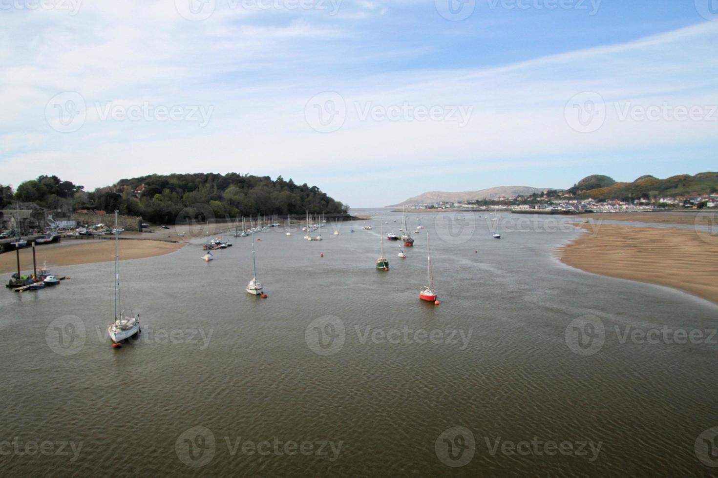 ein blick auf den hafen von conwy foto