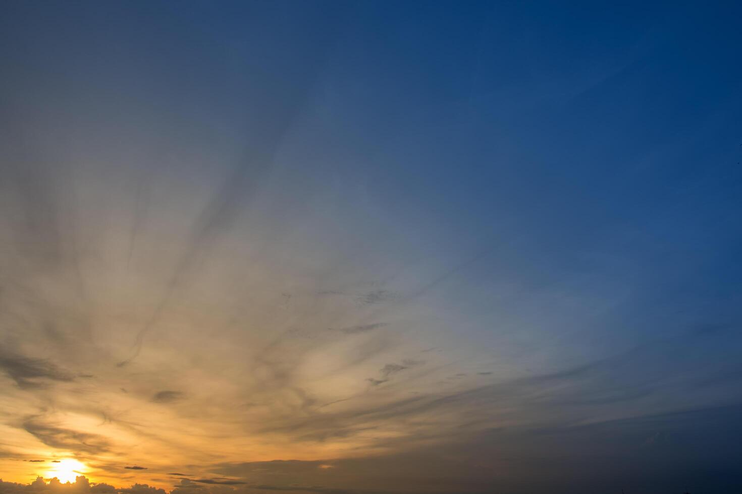 Himmel und Wolken foto