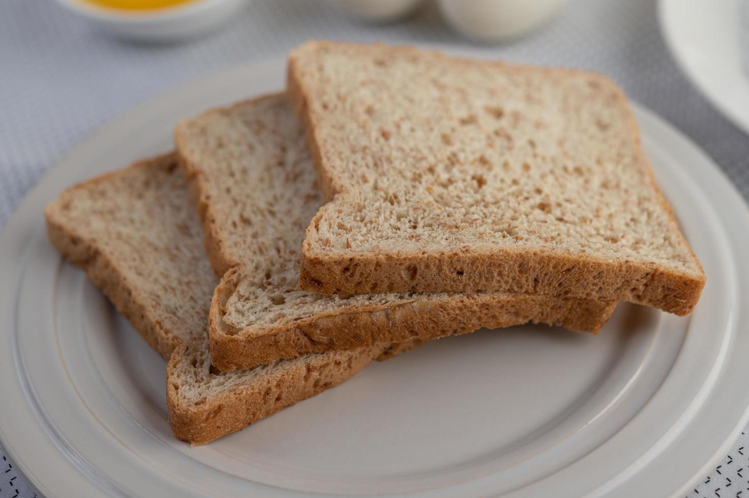 geschnittene Brotstücke foto