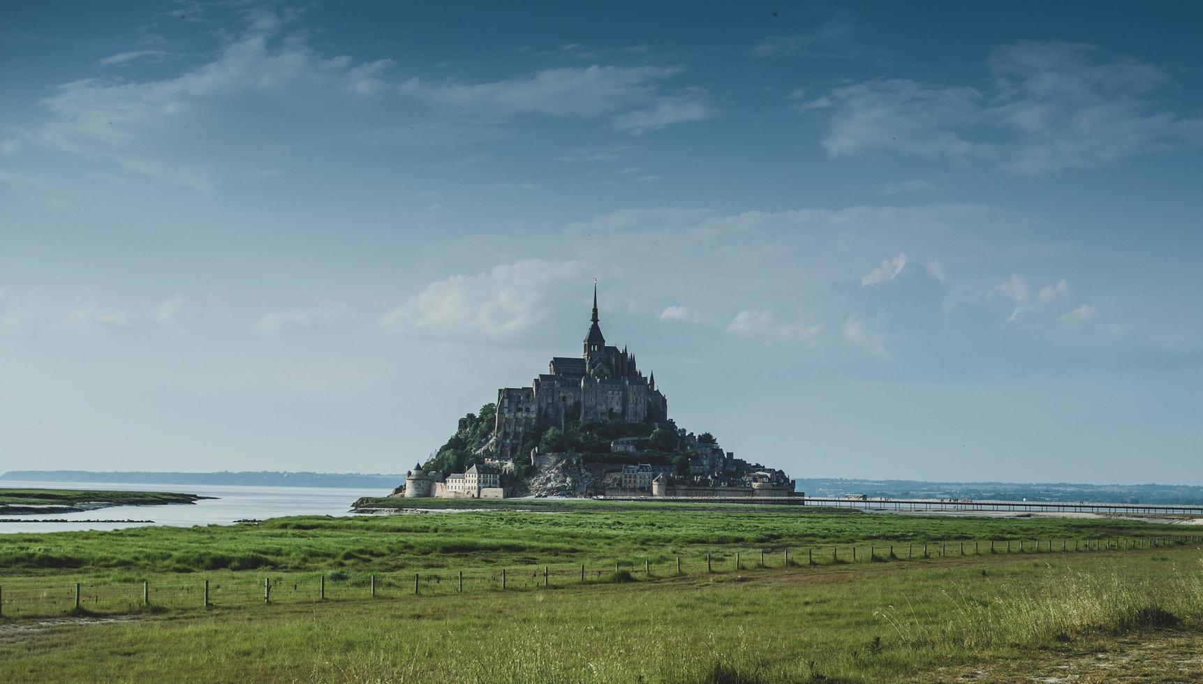 die bucht von mont-saint-michel foto