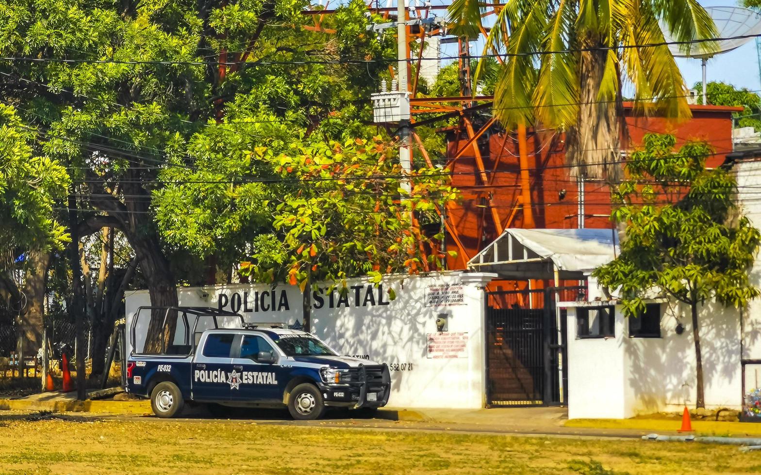 puerto escondido oaxaca mexiko 2023 mexikanisches polizeiauto polizeieinsatz in puerto escondido mexiko. foto
