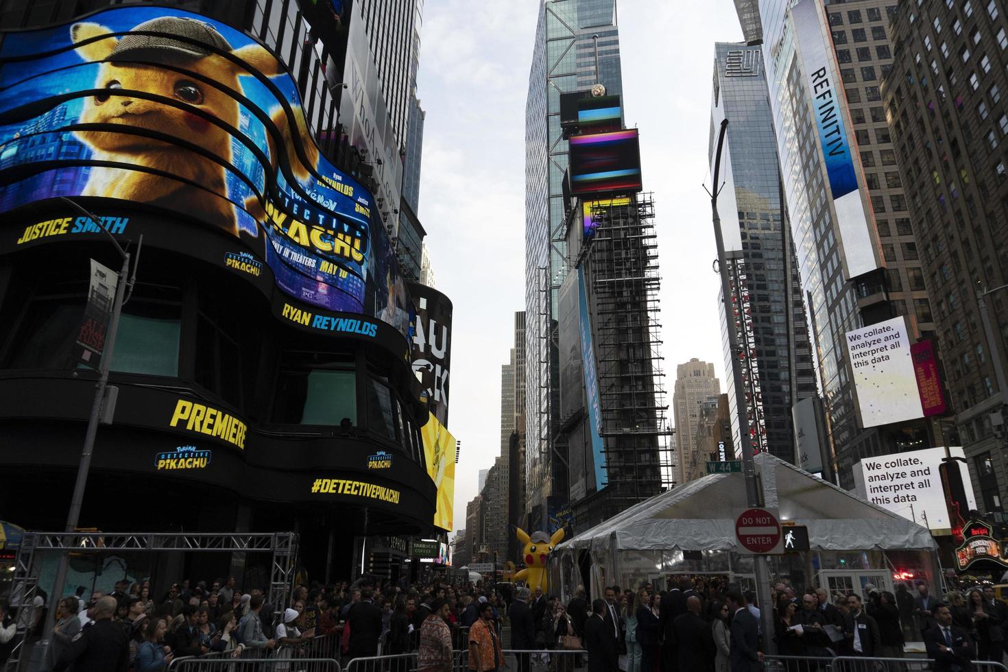 New York, USA - 7. Mai 2019 - Premiere von Detektiv Pikachu auf dem Times Square foto