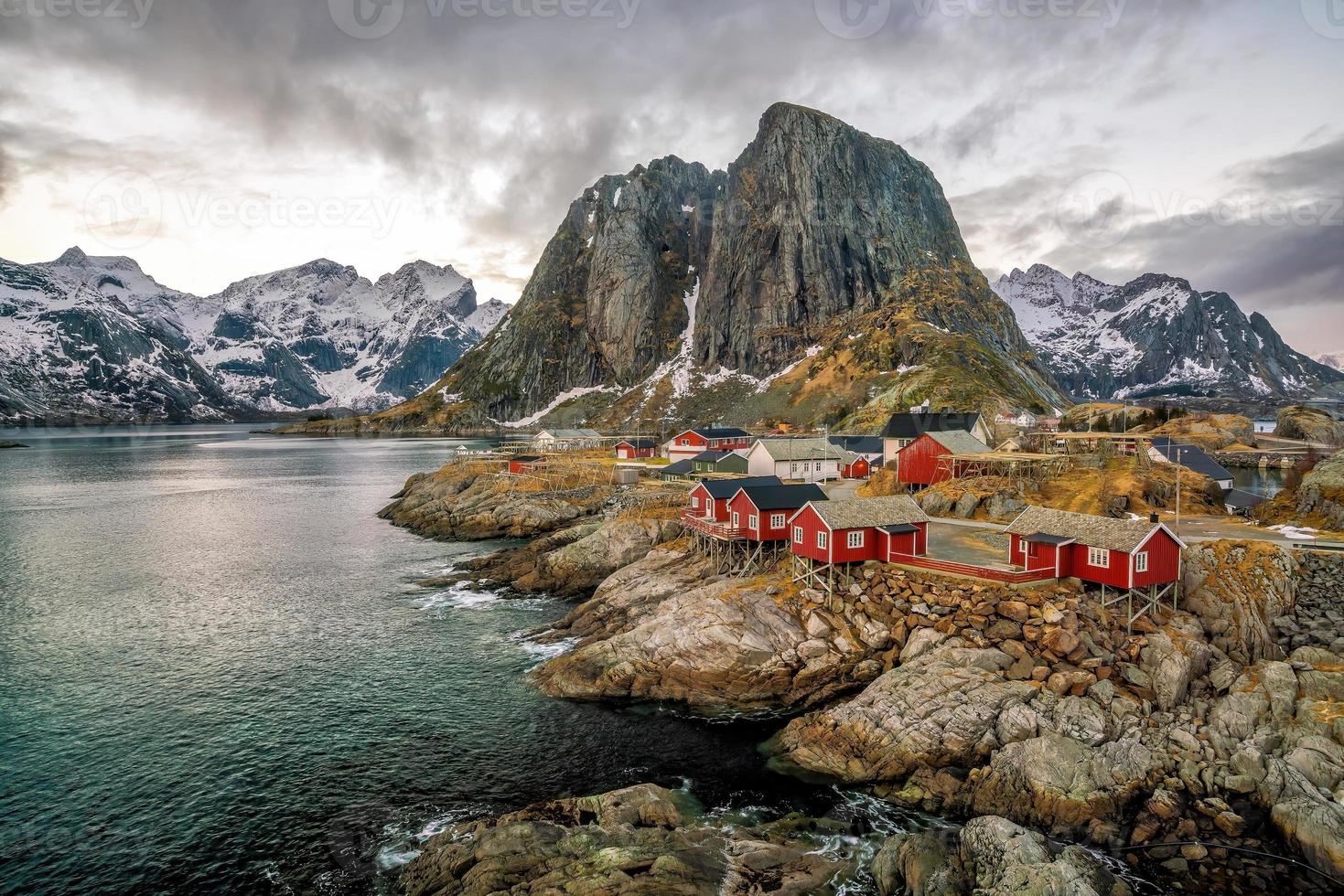 schöne naturlandschaft der lofoten in norwegen foto