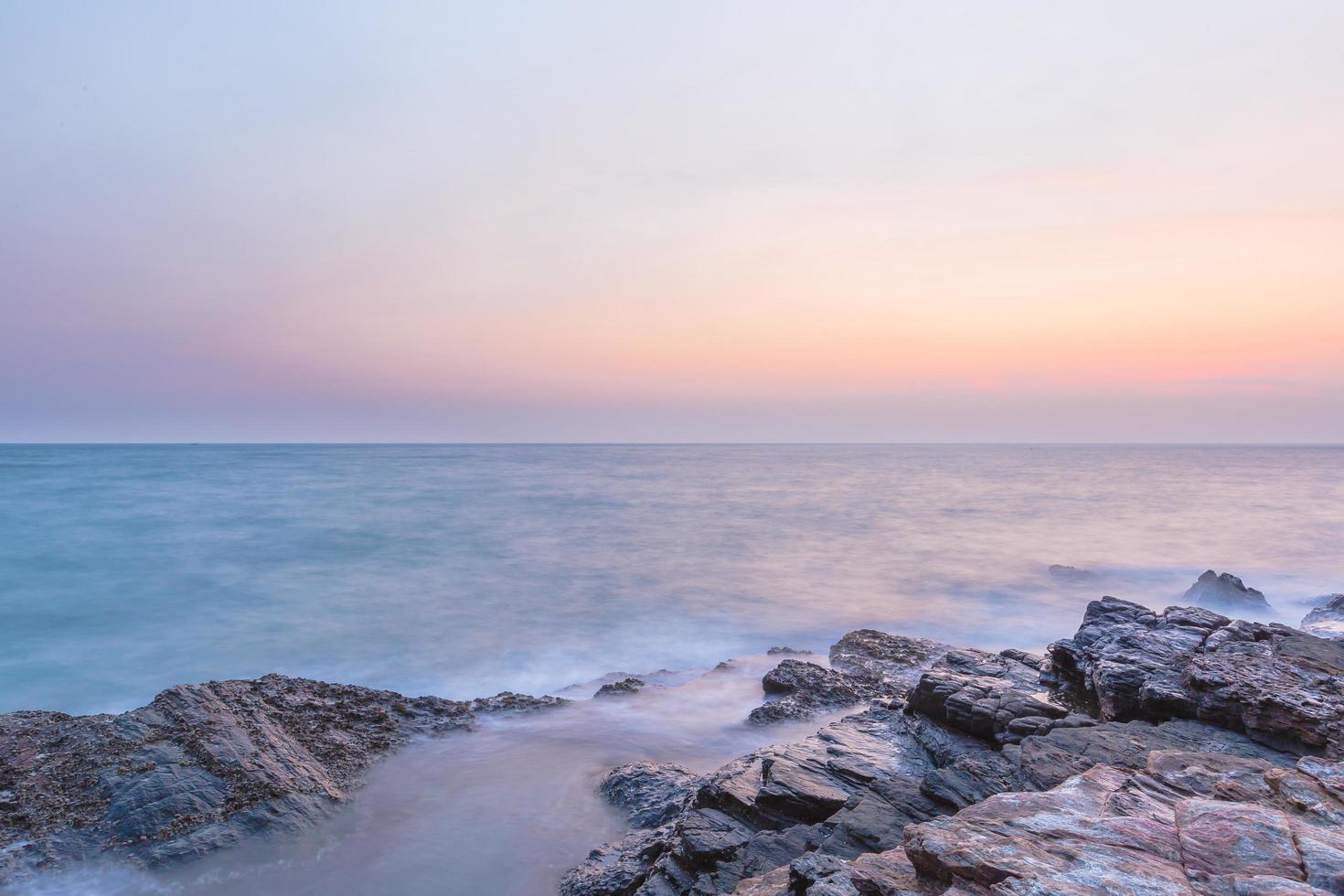 das Meer bei Sonnenuntergang foto