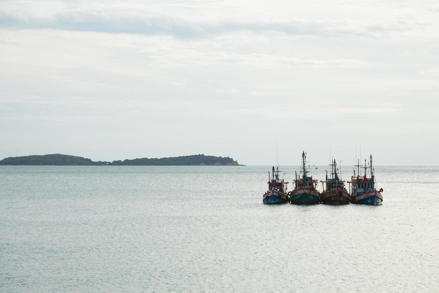 Fischerboote auf dem Meer foto