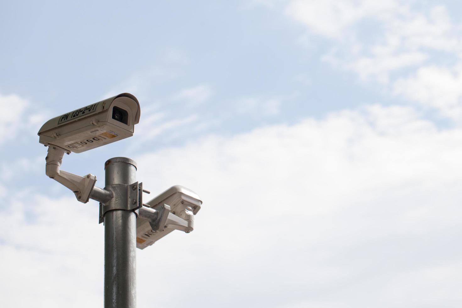 CCTV-Kamera auf einer Stange in Bangkok foto