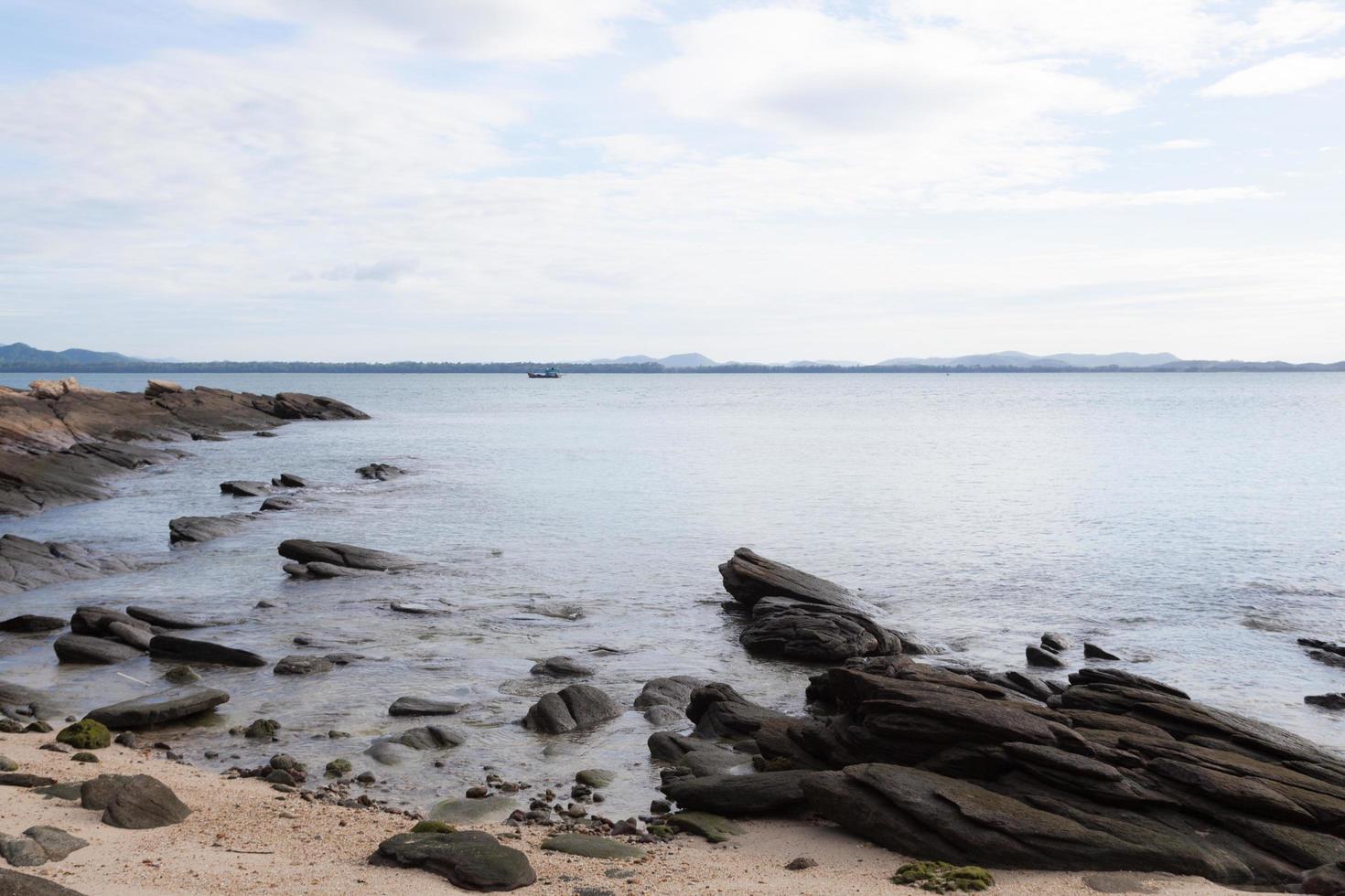 Felsen am Strand foto