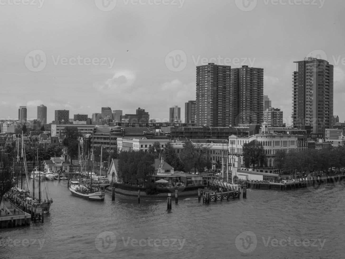 die stadt rotterdam in den niederlanden foto