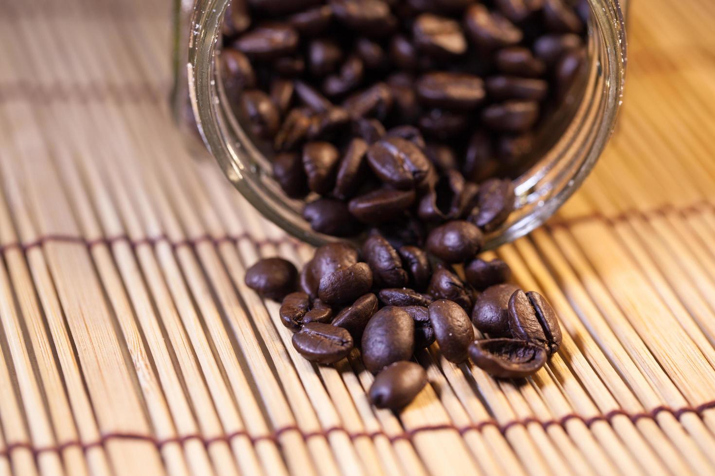 Kaffeebohnen in einem Glas foto