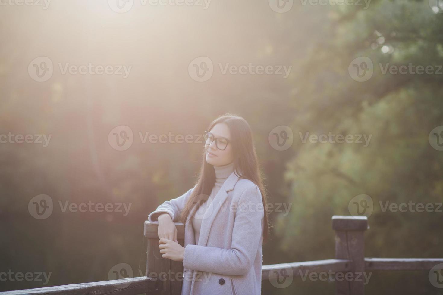 Herbst Frau im Park foto