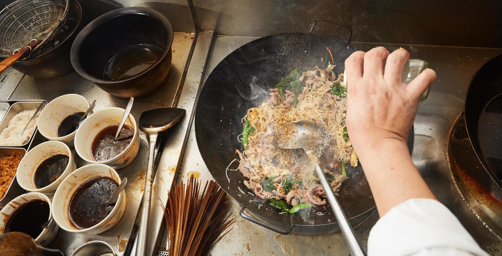 Rühren braten im Wok foto