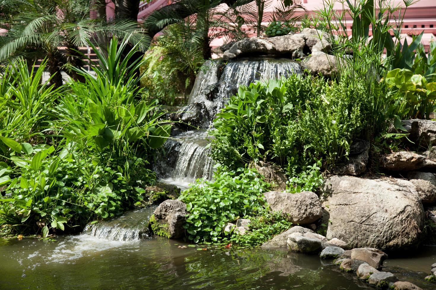 Wasserfall im Park foto