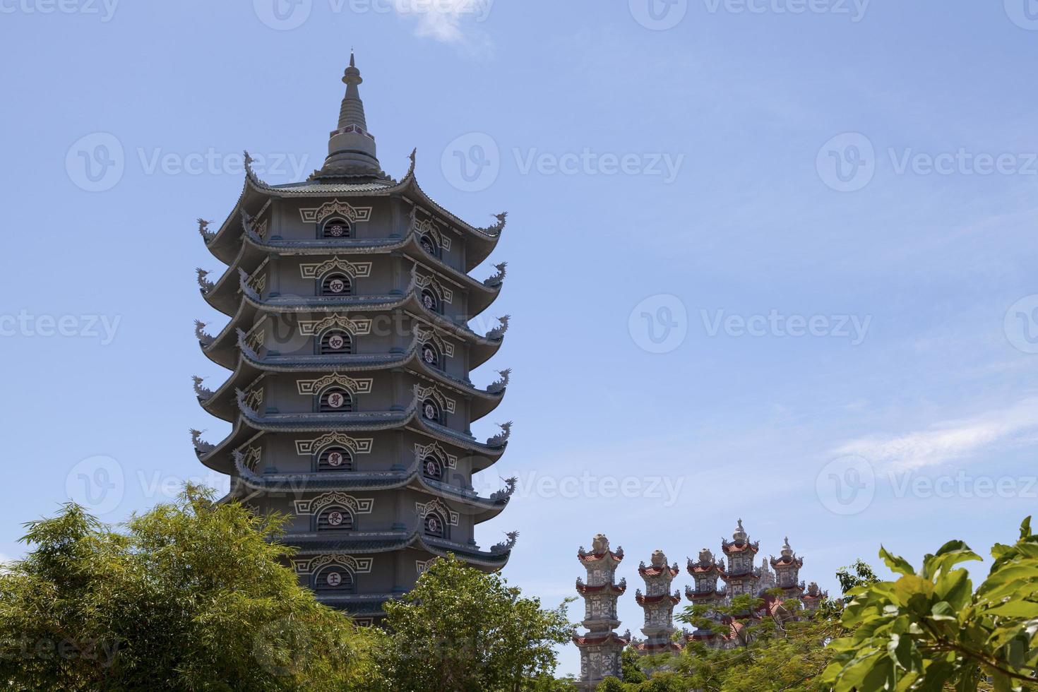 Relikte Turm beim das Linh ung Pagode im da nang foto