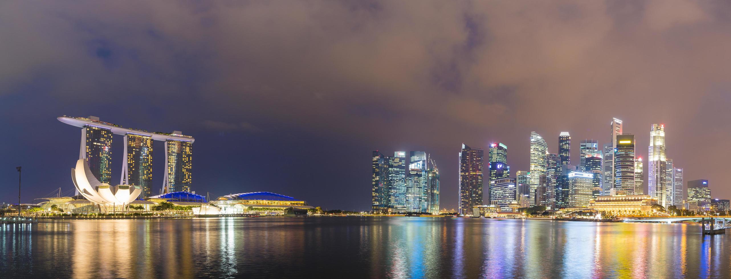 Singapur in der Nacht foto