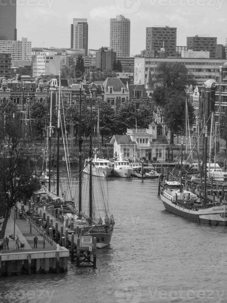 die stadt rotterdam in den niederlanden foto