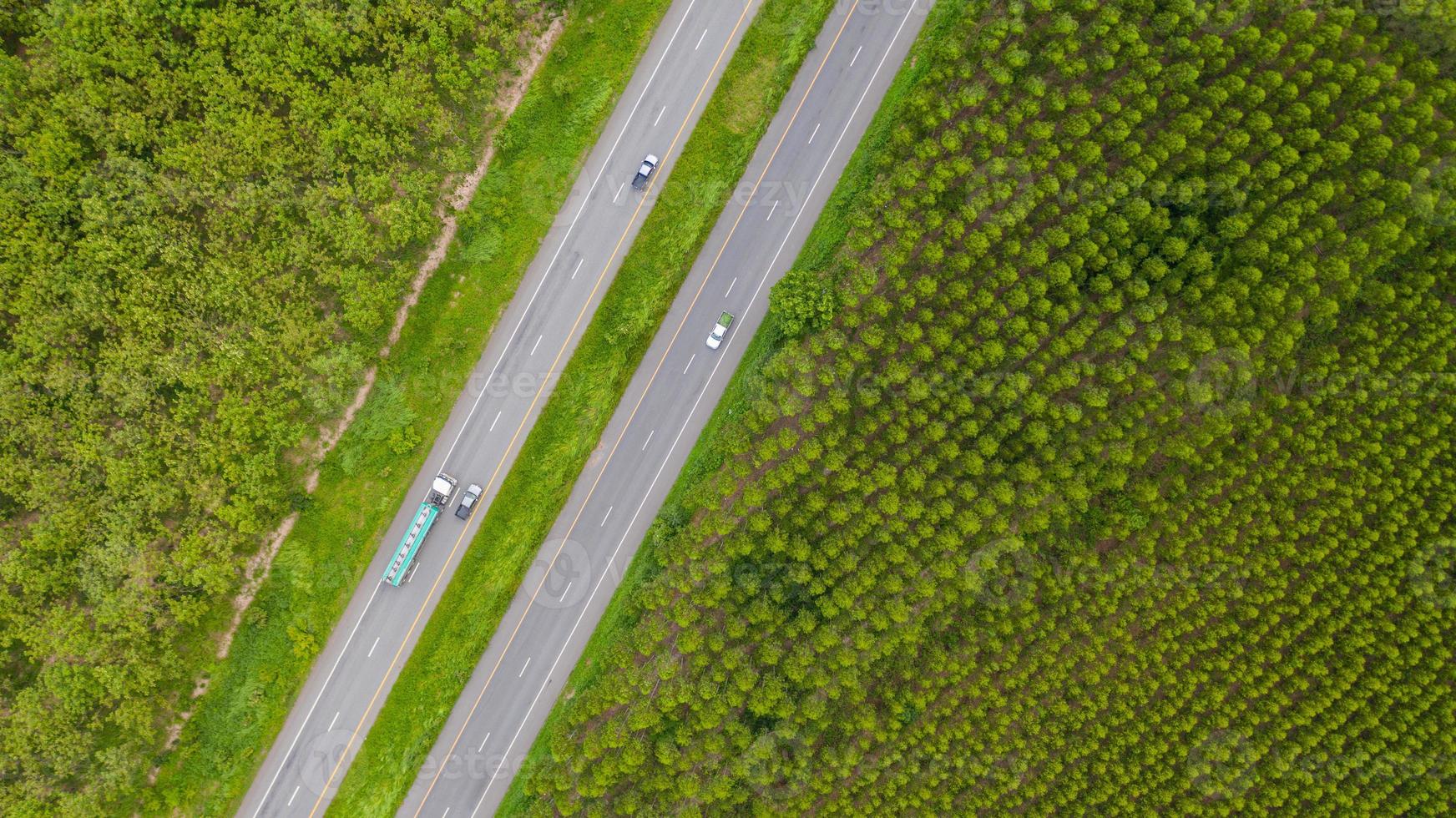 Fahrzeuge auf Straßen foto