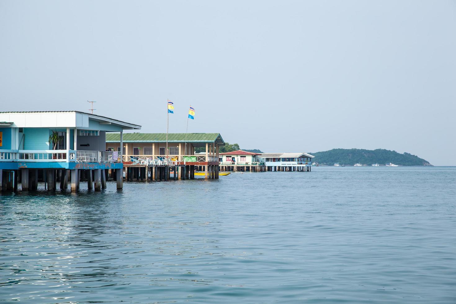 Häuser am Meer in Thailand foto