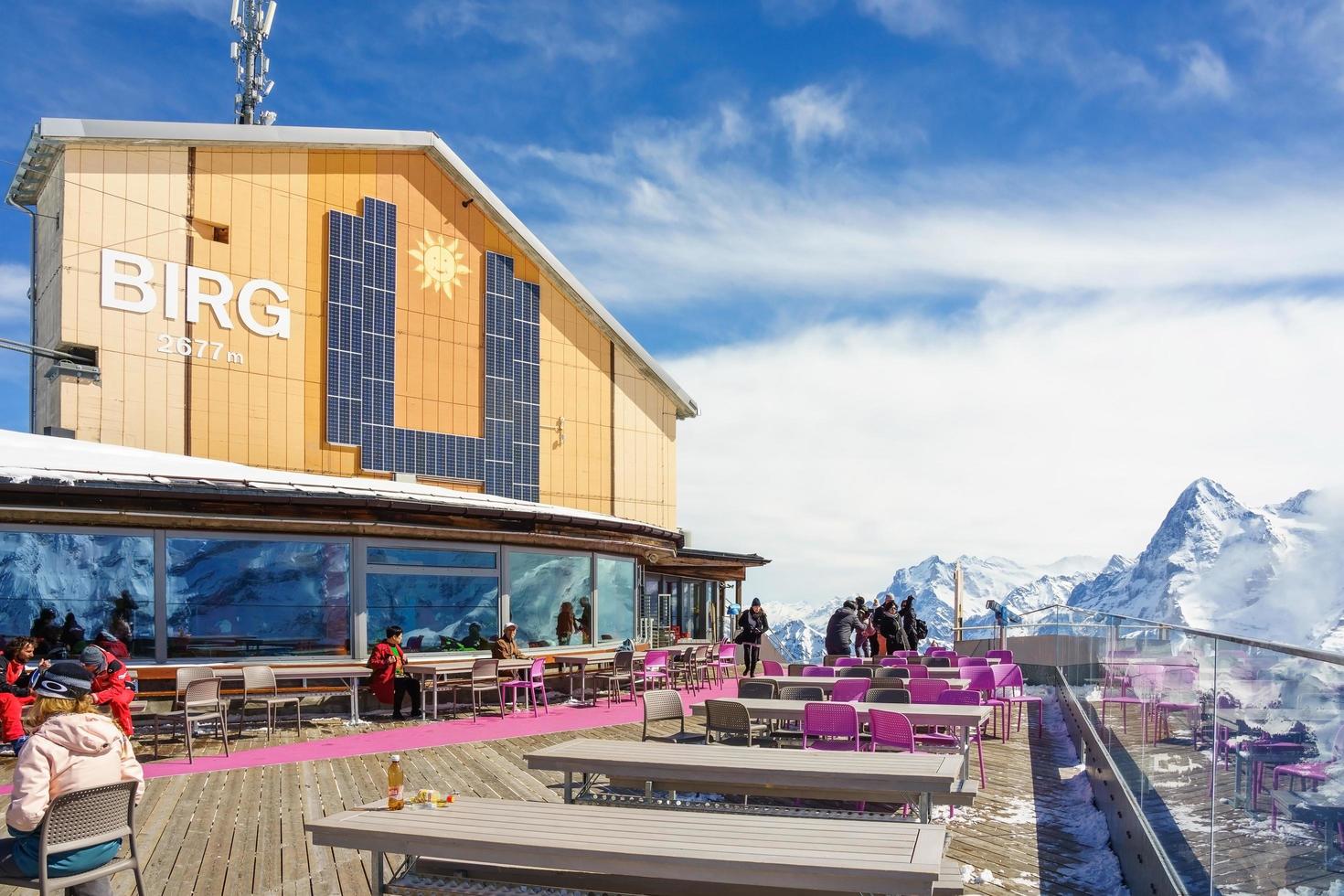 birg station in den schweizer alpen in murren foto