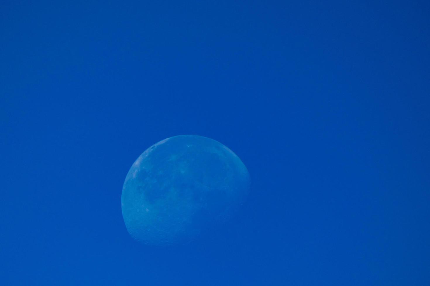 Mond zu Beginn des abnehmenden Viertels foto