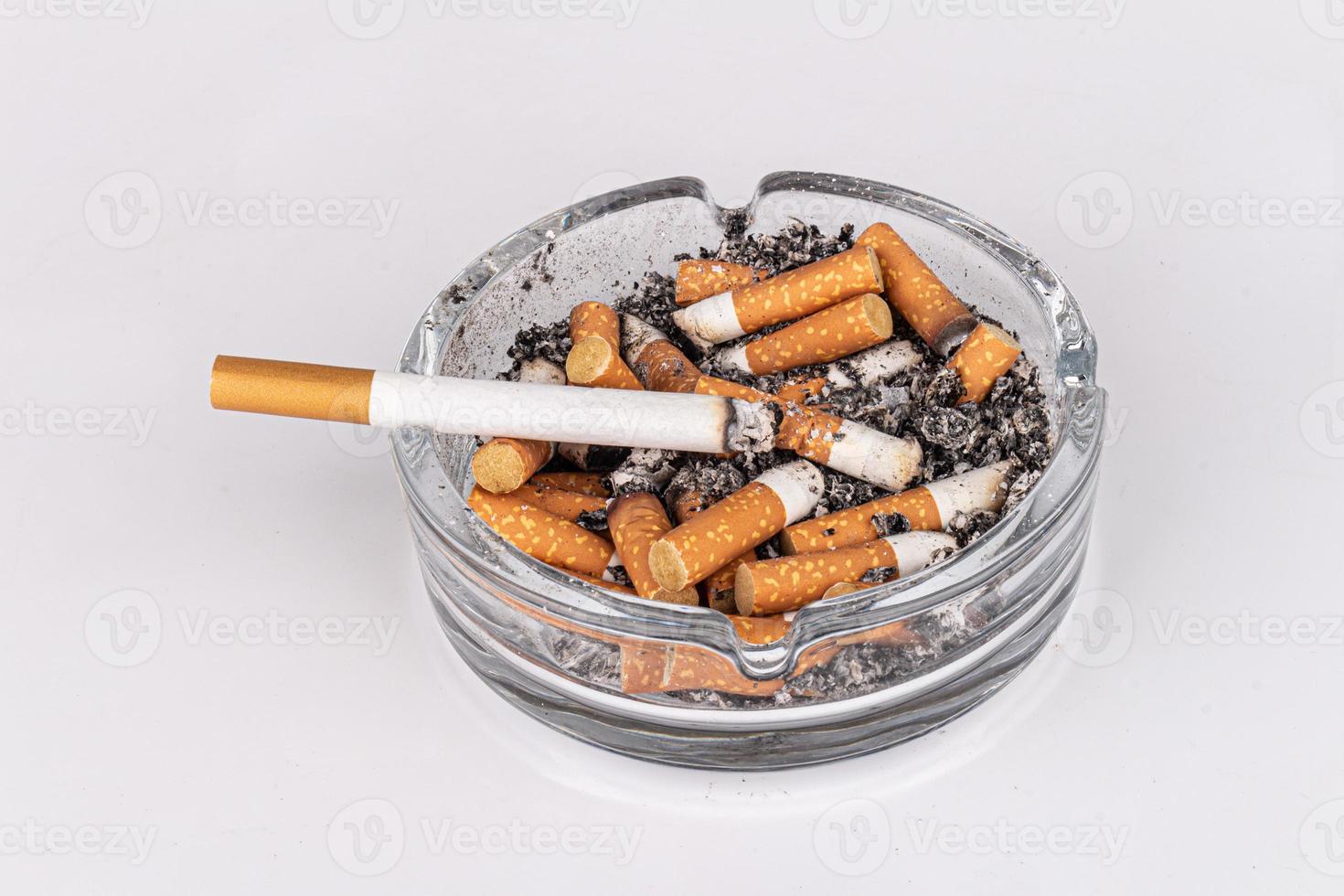 Leinwanddruck for Sale mit Raucher-Zigarette und Aschenbecher- von  DRIPPED-STORE