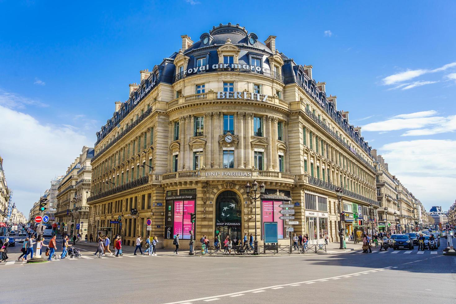 malerische Aussicht auf die Avenue de l Opera in Paris foto