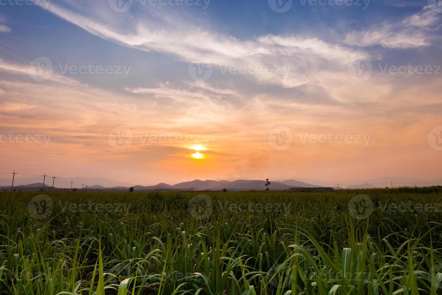 bunter Himmel bei Sonnenuntergang foto