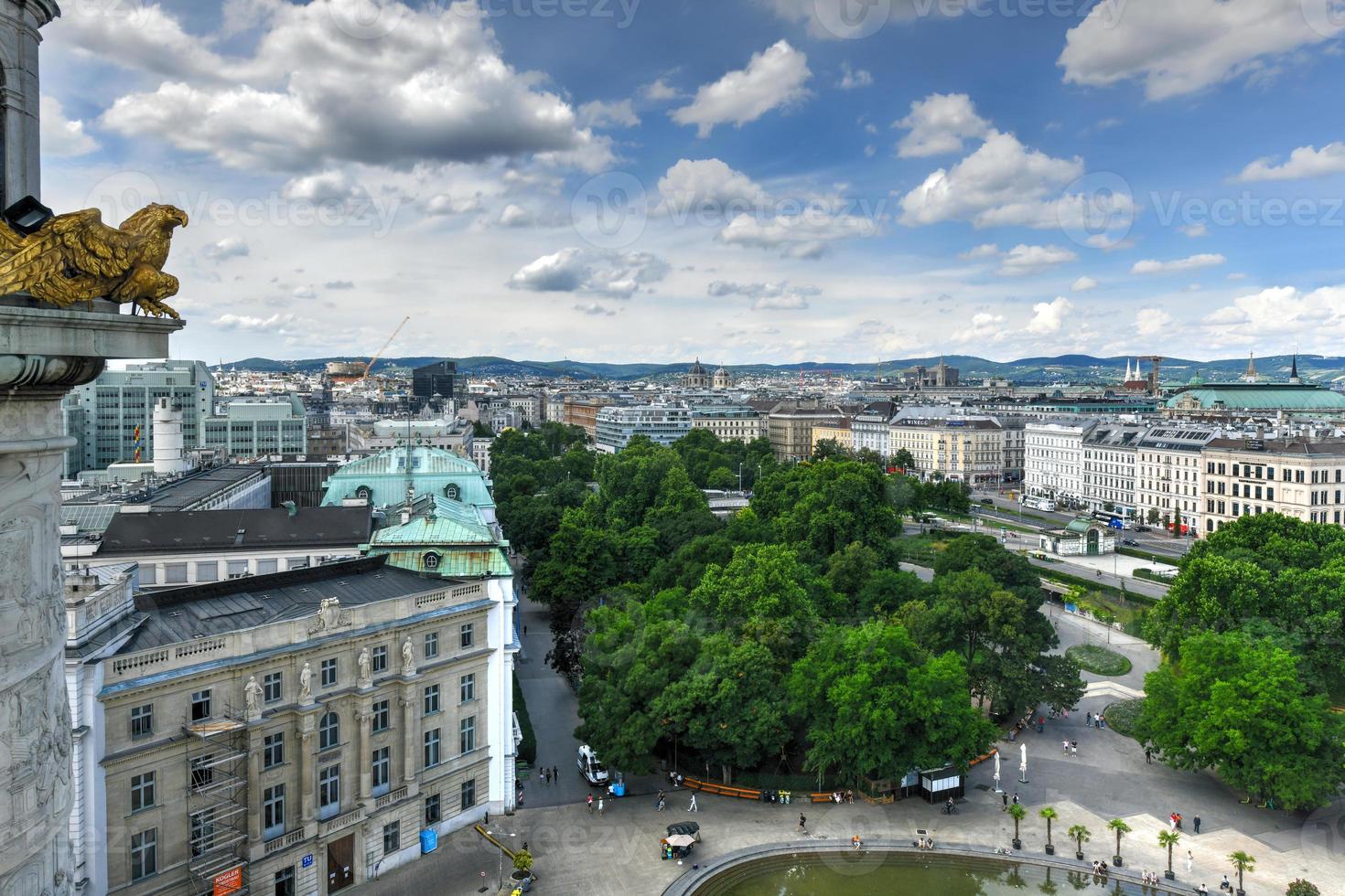 Wien Horizont Aussicht von das Heilige Karl Kirche im Wien, Österreich. foto