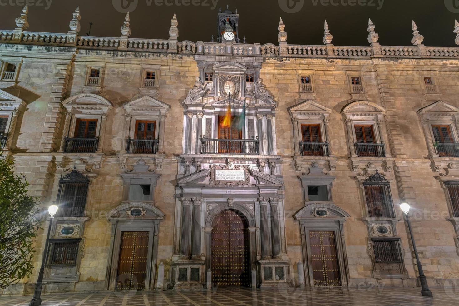 königlich Kanzleramt echt chancileria von Granada, zur Zeit es ist das Sitz von das überlegen Gericht von Gerechtigkeit von Andalusien, Spanien foto