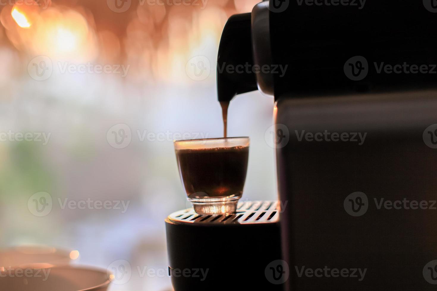 Expresso wird gegossen foto