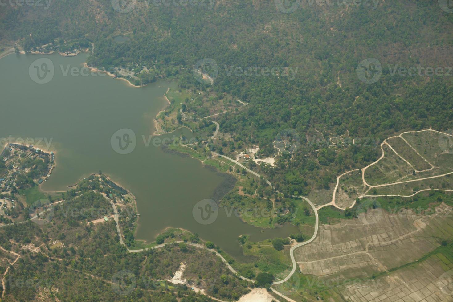 Luftaufnahme eines Dammes foto