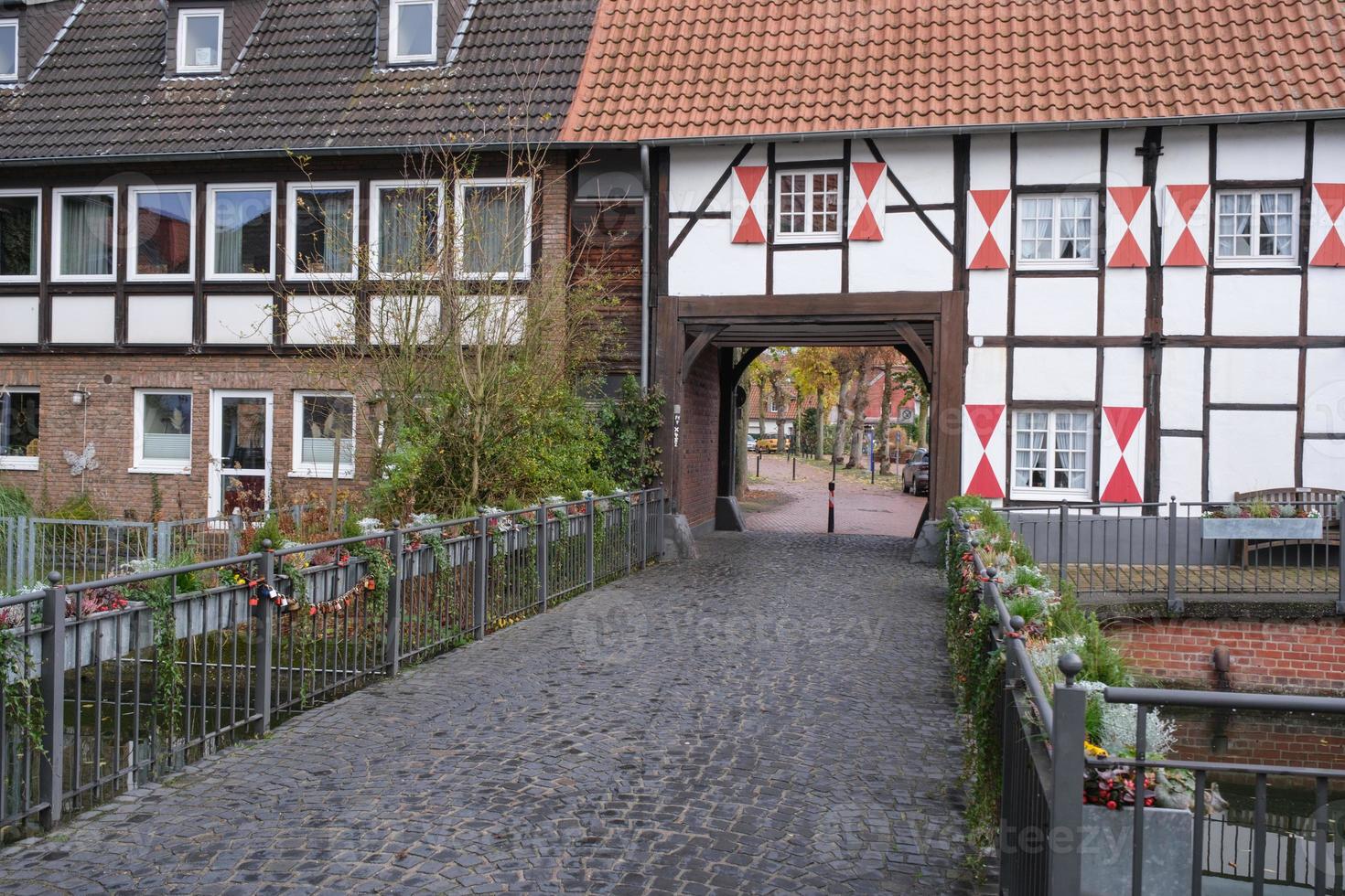 Schloss und Dorf von gem im Westfalen foto