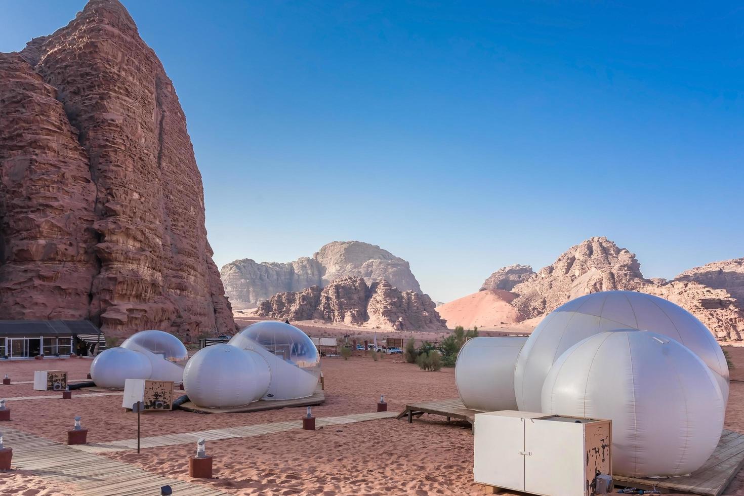 Camping entlang der Felsen in Petra, Wadi Rum, Jordanien foto