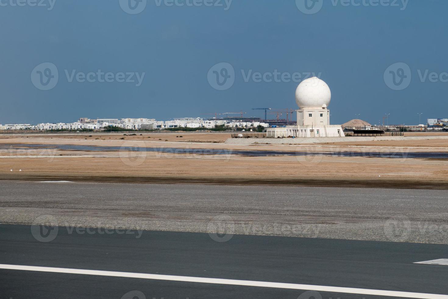 Arabisch Flughafen Landung Feld foto